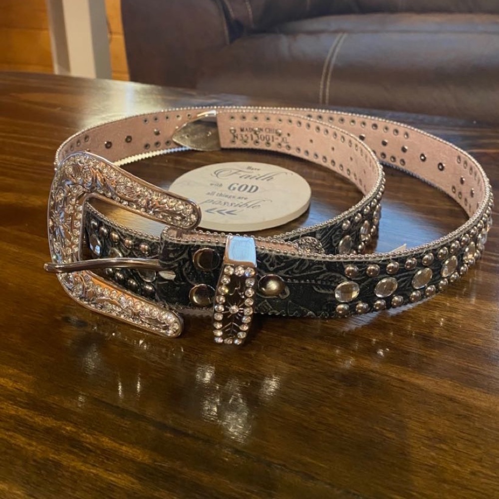 Buckle bling belt
